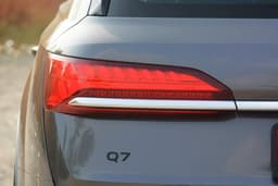 audi q7 in field