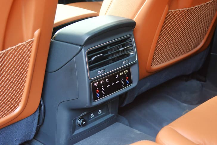 audi q7 in field
