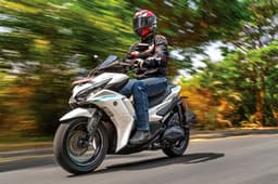 Yamaha Aerox-E image gallery