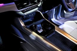Nissan Tekton automatic centre console