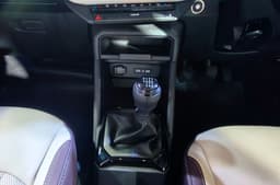 Nissan Tekton manual centre console