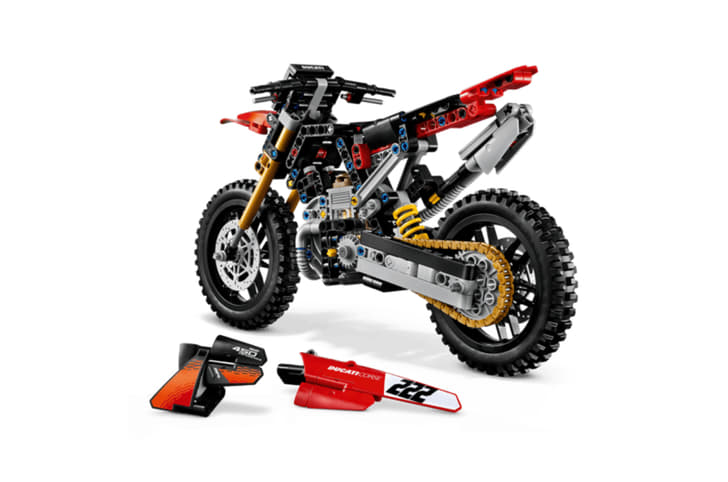 Lego Ducati Desmo 450MX image gallery