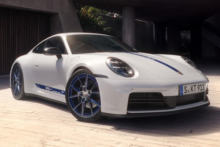 Porsche 911 Carrera T front quarter static