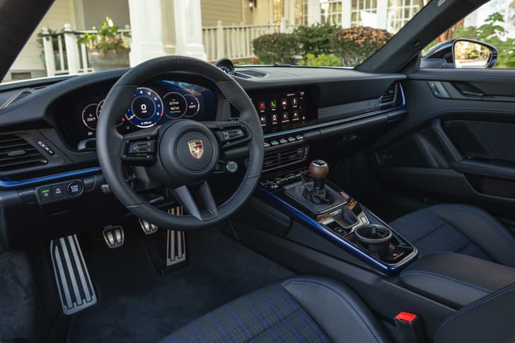 Porsche 911 Carrera T interior