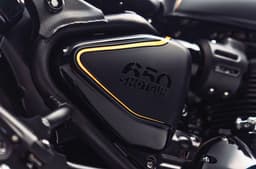 Royal Enfield Shotgun 650 Rough Crafts Edition side panel