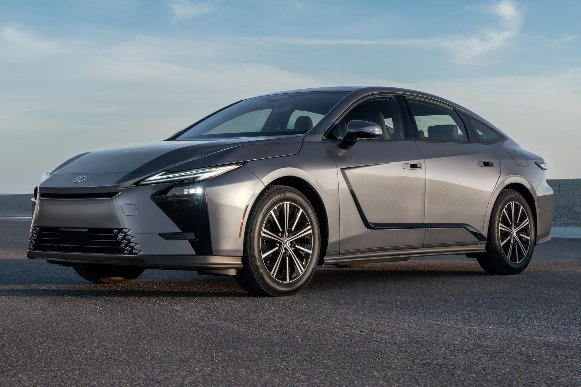 Lexus ES 350h front quarter static