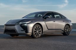 Lexus ES 350h front quarter static