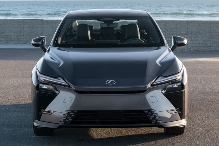 Lexus ES 350h front static