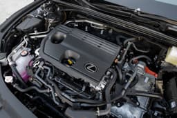 Lexus ES 350h engine bay