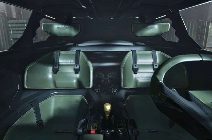 Aston Martin Dreadnought SUV seats static