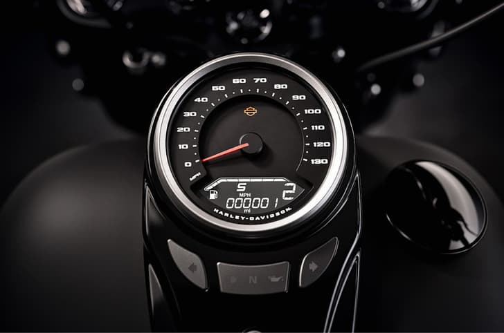 Harley Davidson Deadwood instrument cluster