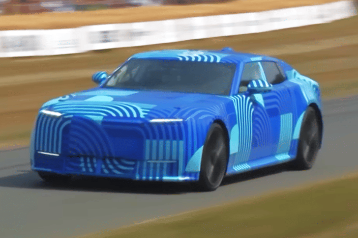 jaguar type 01 on goodwood hill climb