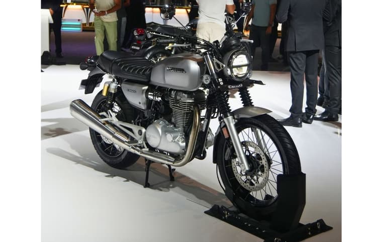 Honda CB500 grey front three quarter