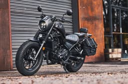 Honda Rebel 300 left three quarter