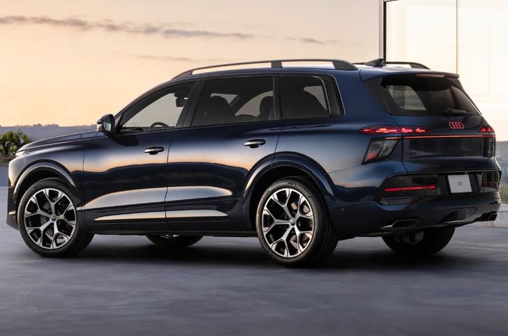 Audi Q9 rear quarter static image