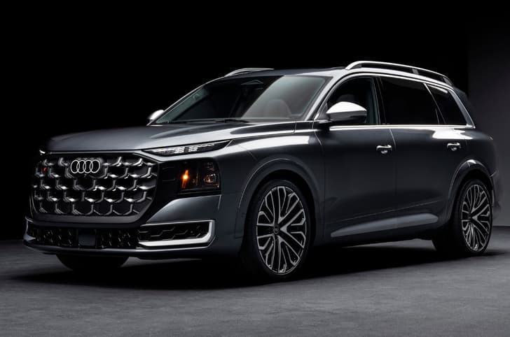 Audi SQ9 front quarter static image