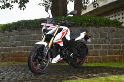 Bajaj Pulsar N160 SS front three quarter