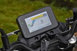 Bajaj Pulsar N160 SS TFT display