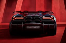lamborghini revuelto sv in studio