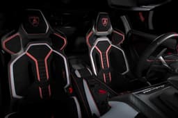 lamborghini revuelto sv in studio