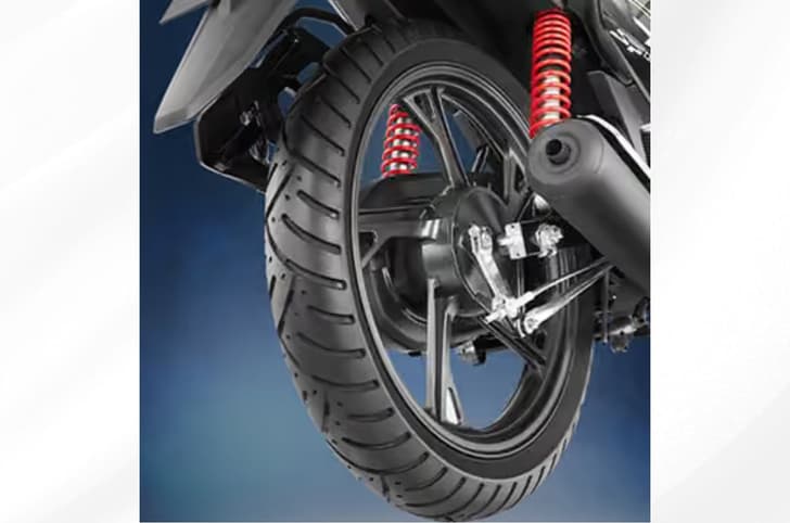 Honda SP125 rear tyre