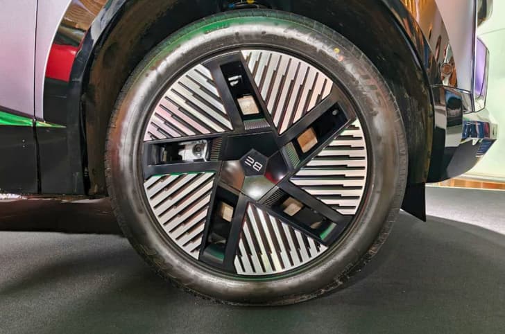 Mahindra BE 6 Sporteq alloy wheel