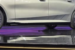 bmw i5 lwb on stage