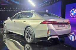 bmw i5 lwb on stage