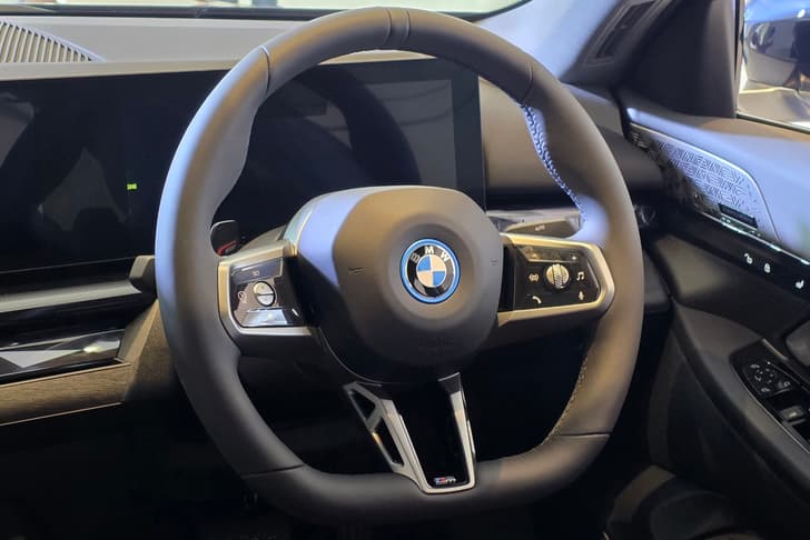 bmw i5 lwb on stage