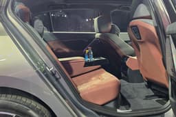 bmw i5 lwb on stage