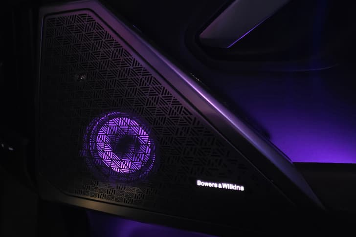 bmw i5 lwb on stage