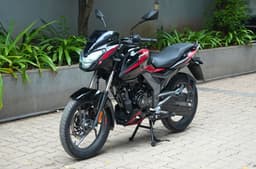 Bajaj Pulsar 150 left front three quarter