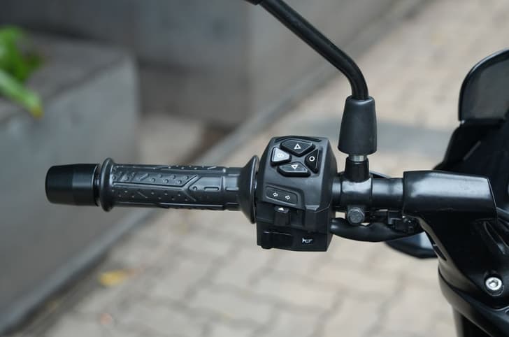 Bajaj Pulsar 150 left side switchcube