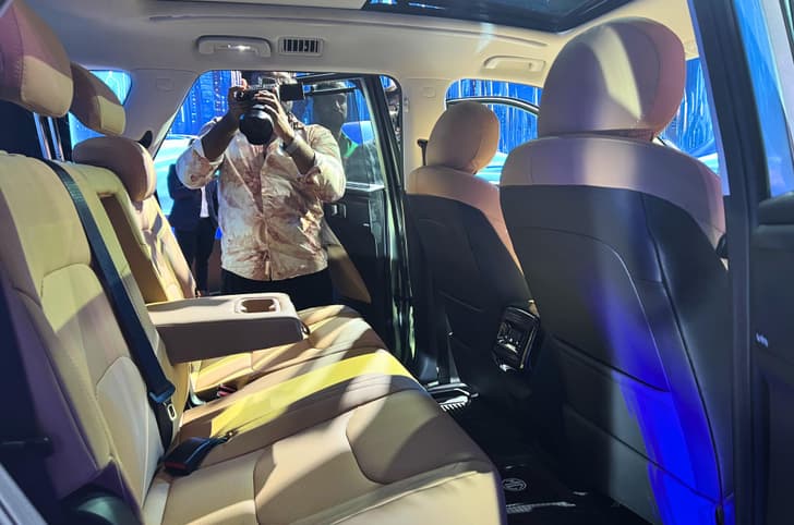 MG Hector Tomahawk EV rear seats