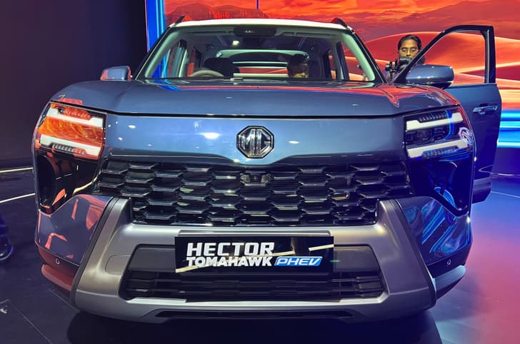 MG Hector Tomahawk PHEV Front
