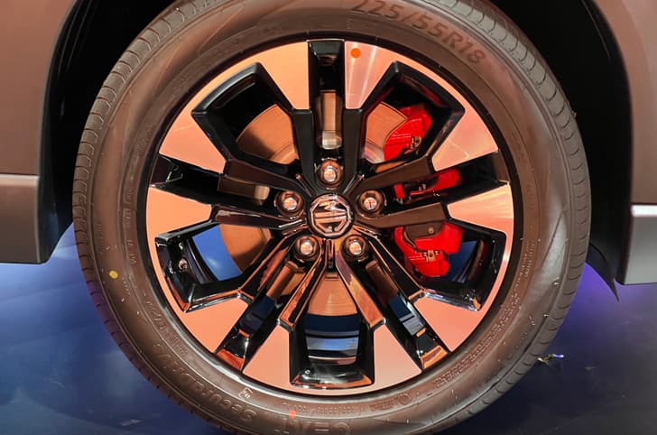 MG Hector Tomahawk PHEV alloy wheels
