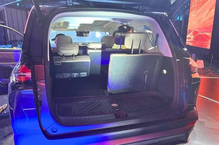 MG Hector Tomahawk PHEV boot space