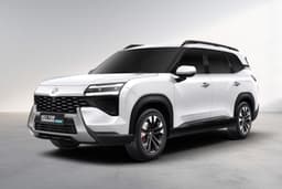 MG Hector Tomahawk PHEV Pearl White