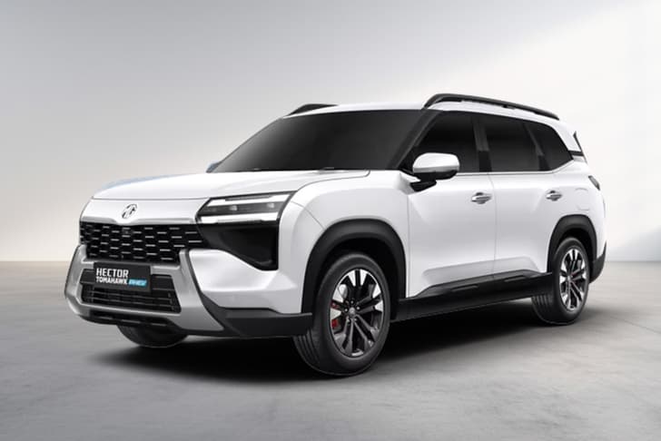 MG Hector Tomahawk PHEV Pearl White