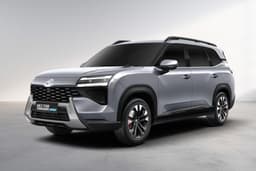 MG Hector Tomahawk PHEV Aurora Silver