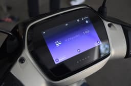 Ather Konarc Z variant screen