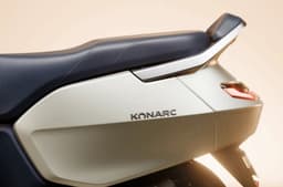 Ather Konarc seat