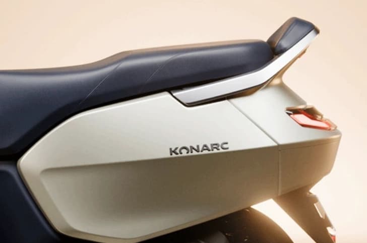 Ather Konarc seat