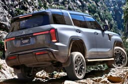 Fifth-gen Mitsubishi Pajero rear quarter static