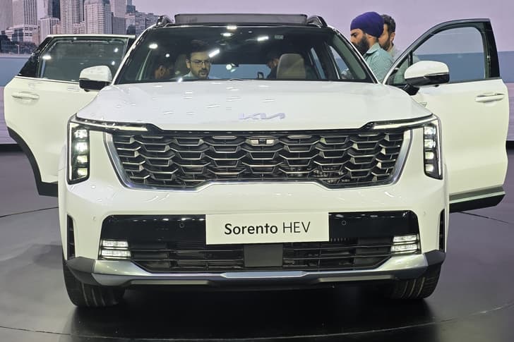 kia sorento on stage