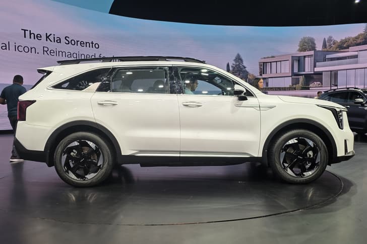 kia sorento on stage