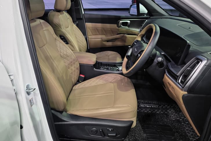 kia sorento on stage