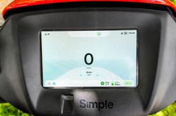 An outside close up showing the Simple Wave's optional TFT instrument cluster