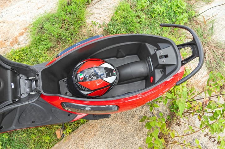 An outside image showing the Simple Wave's 63L under seat storage