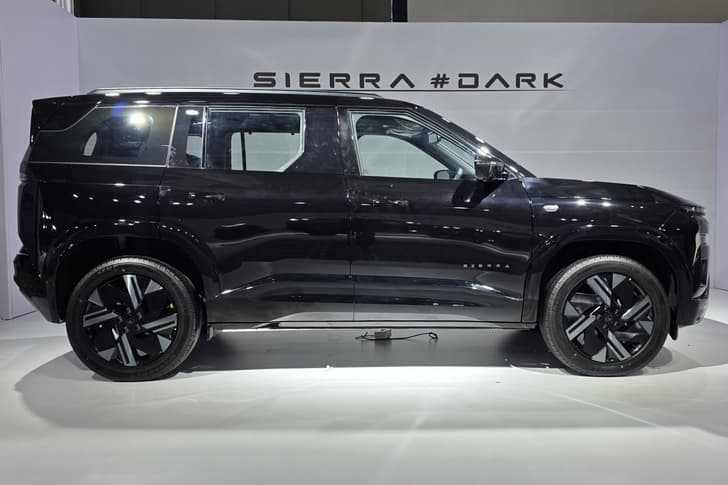 tata sierra dark edition on stage